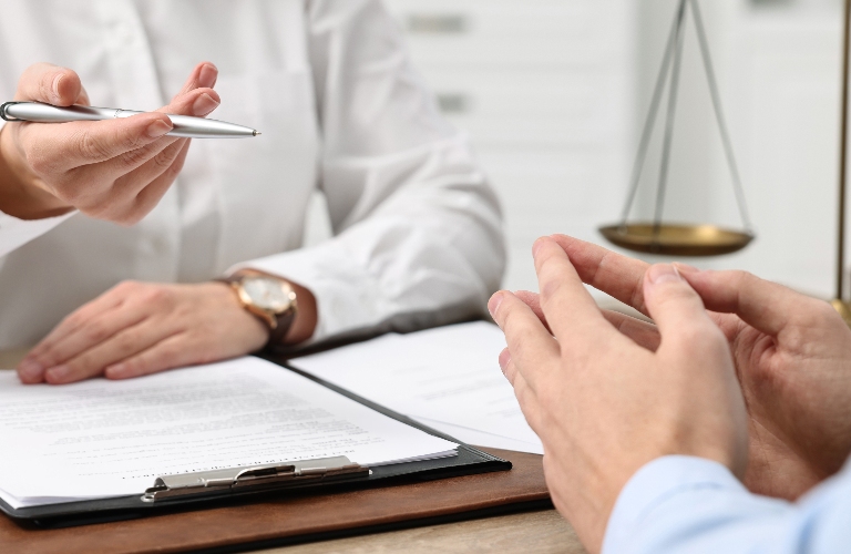 Lawyer is consulting client